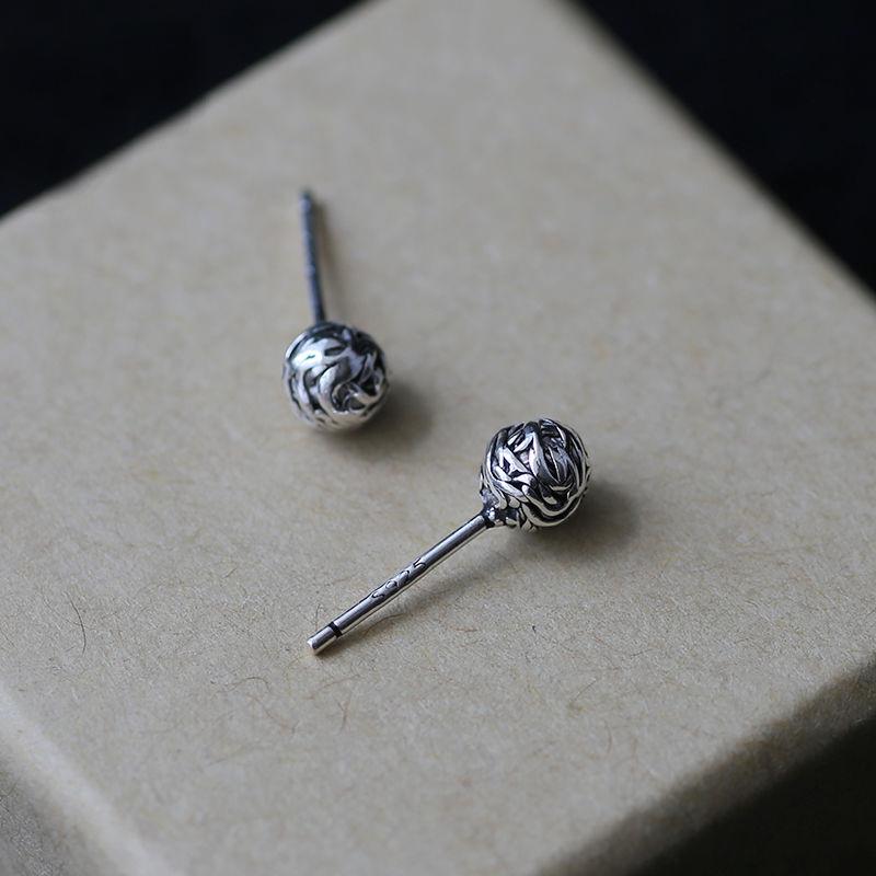 

Stud Retro Style S925 Sterling Silver Earrings Handmade Hydrangea Men And Women Ear Bone Pearl Clam Jewelry, Golden;silver