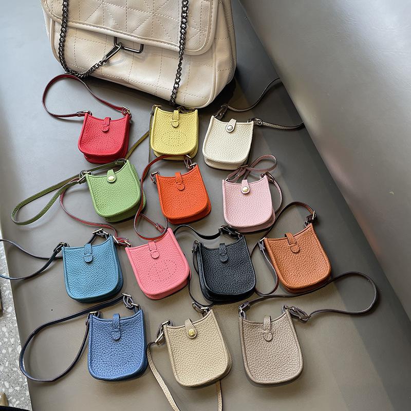 

Keychains 2021 Fashion H Home Mini Eve Lin Bag Pendant Cute Leather Small Ornaments Lipstick Earphone Car, Silver