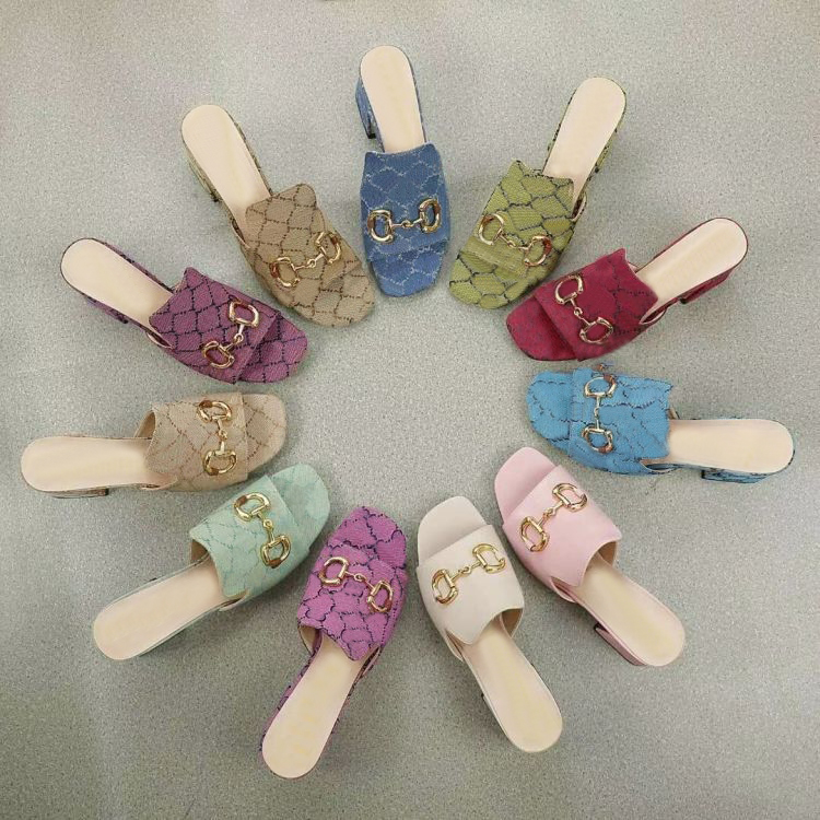 

2021 designer Summer Beach slipper fashion 100% leather Metal buckle Women Shoes cowhide Thick heel Sandals lady letter Half High heels Large size 35-41-42 us4-us11, Green + cloth + letters