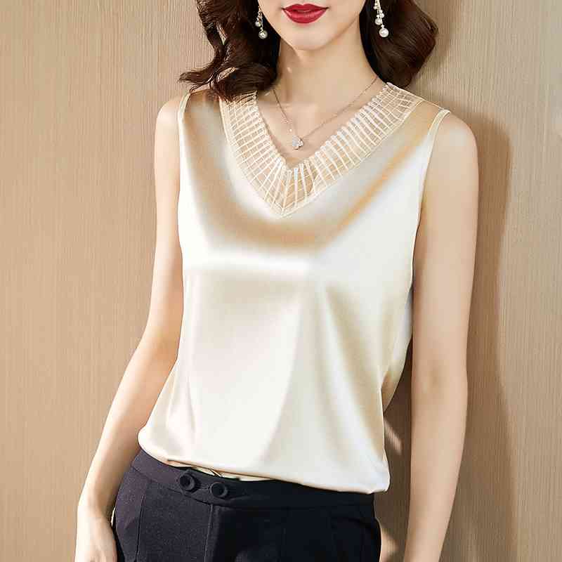 

Plus Size 5XL Sleeveless Loose Solid Summer Satin Blouse Women Clothing V Neck Silk Women's Shirt Fashion Tops Blusas 13734 210527, Beige