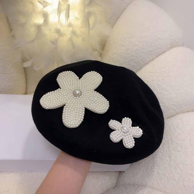 

Berets 2021 Fashion British Style Autumn Winter Wool White Pearl Flower Beret Temperament Women Thickened Retro Versatile Trend, Black