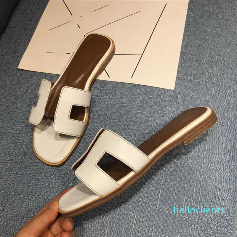 

2021 beach slippers Classic Flat woman Summer lady Cartoon Big Head Leather Hotel Bath fashion women shoes Large size 35-42