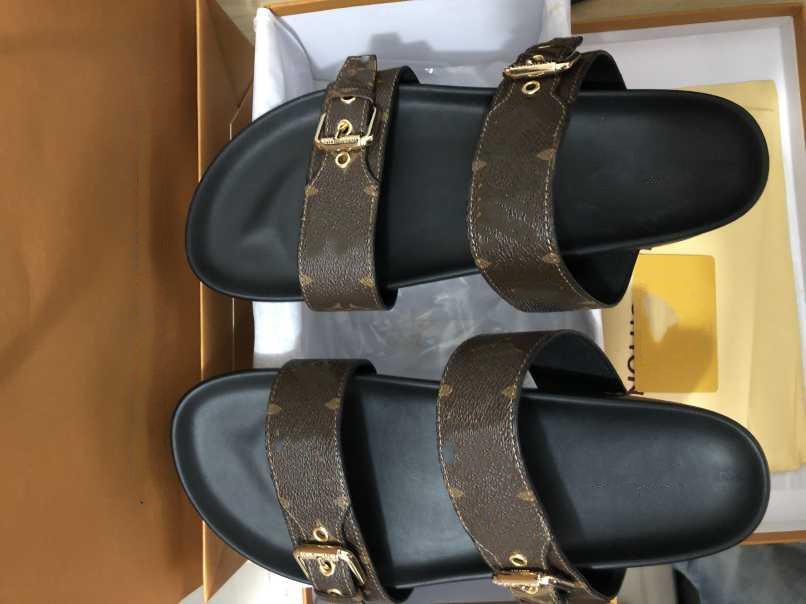 

2021 Men women shoes sandals beach slippers foam runner desert sand earth brown resin bone triple white black mens sneakers with box