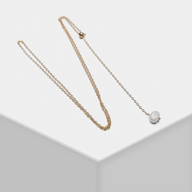 

Amorita Boutique Vintage Simple Y-shaped Natural Pearl Pendant Necklace Chains, Silver