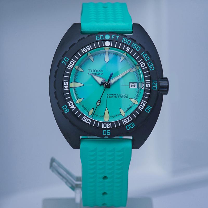

Wristwatches THORN Men's Diver Watch Blue Dial Sapphire Crystal Black PVC Plated Case Automatic Movement 200m Water Resistant Luminous Marks, Black dial