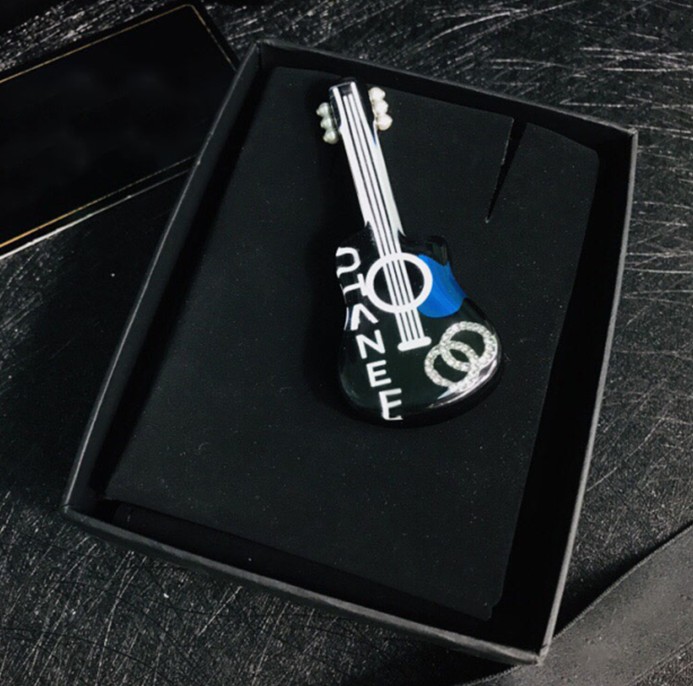 

Letter tassel chain Brooch classic jewelry girl fashion have stamps accessories luxury with box 041618, White