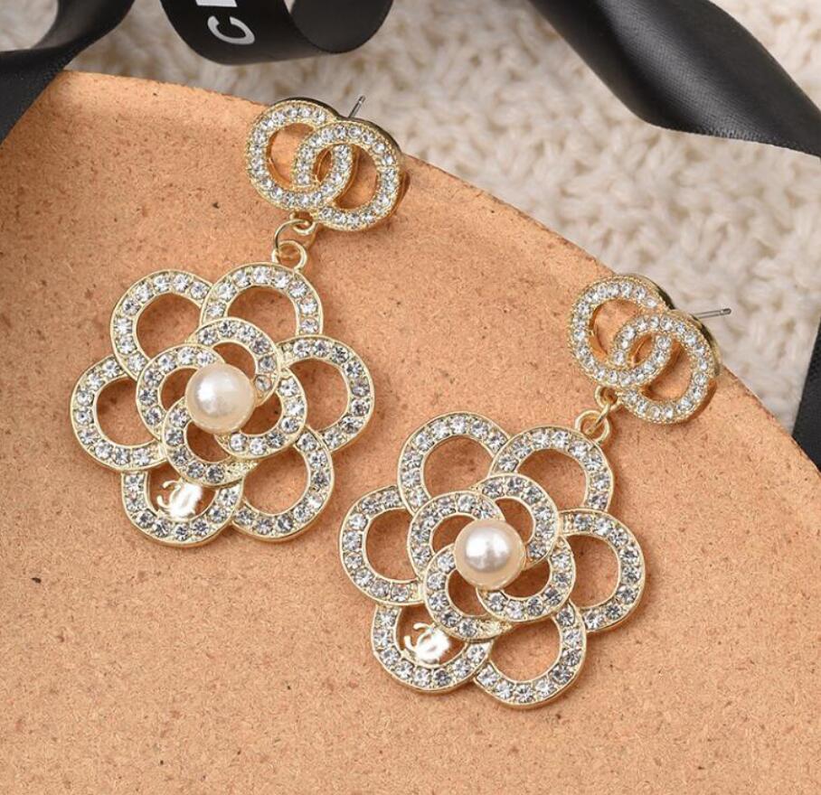 

Wholesale Designer Brand Letter Charm Earrings High Quality Geometric Flower Shape 18K Gold Plated Stud Earring Luxury Crystal Rhinestone Eardrop Jewelry Gift