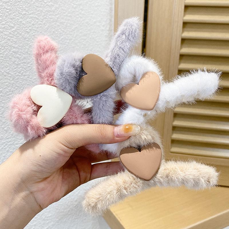 

Hair Clips & Barrettes Candy Color Korean Plush Clip Faux Fur Combs Clamps Fashion Simple With Heart For Women, Golden;silver
