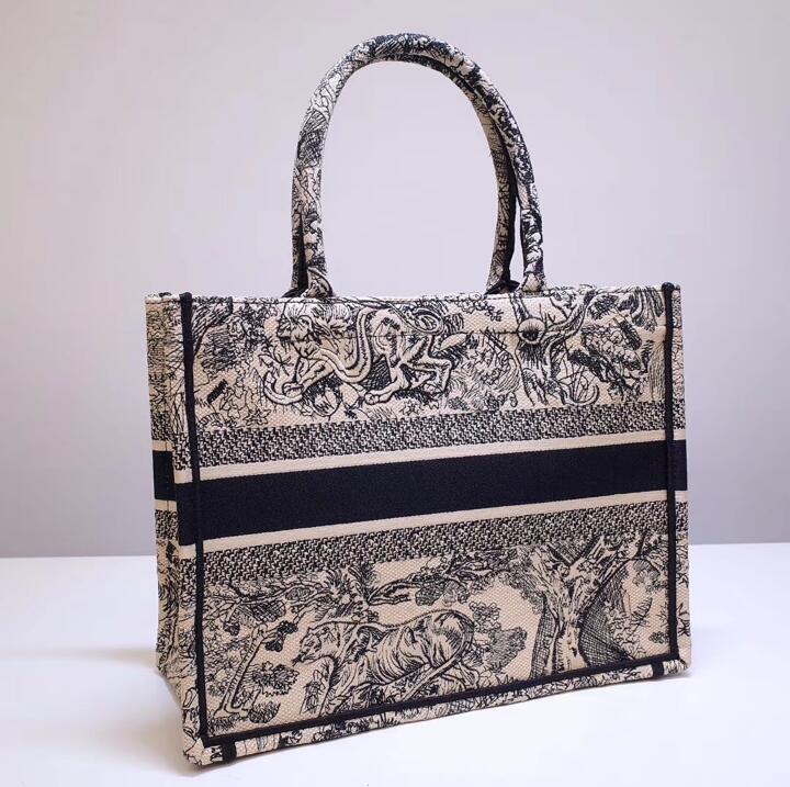 

Luxury designer 2021 ladies handbag fashion embroidery shopping bag large capacity wallet casual canvas material handmade double-sided flower