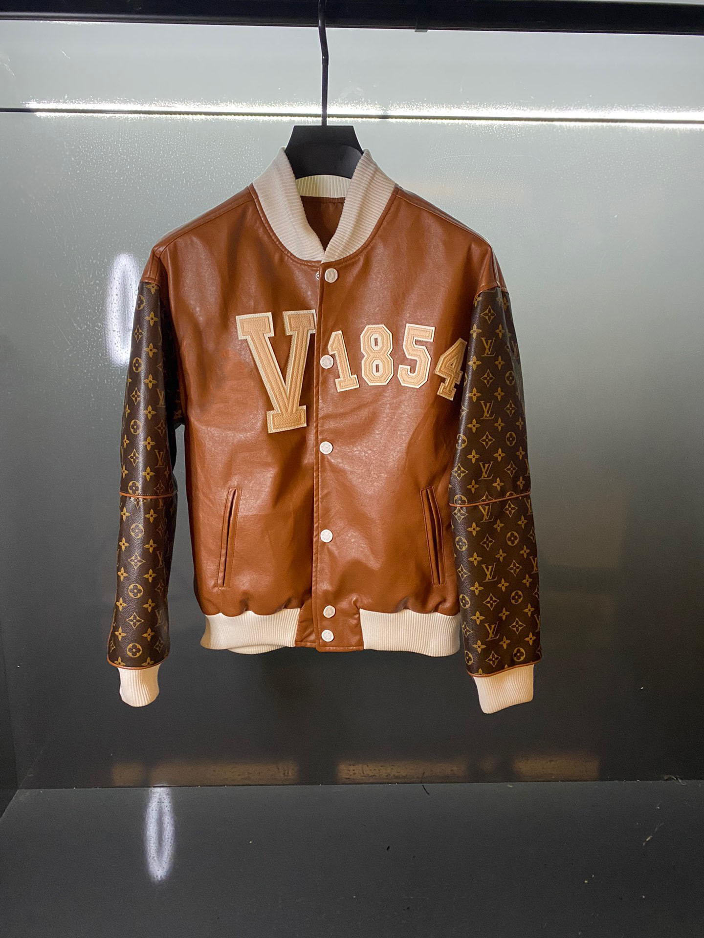 

2021ss spring and summer new high grade cotton printing short sleeve round neck panel T-Shirt Size: -l-xl-xxl-xxxl Color: black white asaq1a