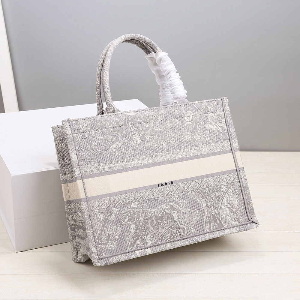 

2021 New Fashion designer printed woman dinner bag wamen tote bags retro embroidery craft waman hand wrap two sizes, Color 1