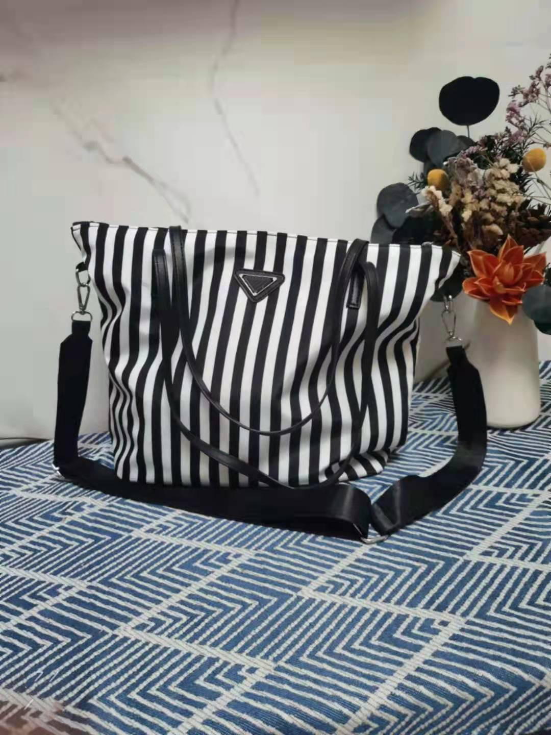 

Luxurys Designers Bags Triangle logo Handbag Women stripe Shopping Bag Large Quantity Totes High Quanlity Three Colors To Choose, Extra shipping