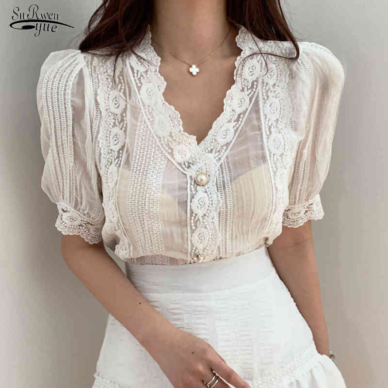 

Fashion Pleated Lace Crochet Tops Sexy V-neck Perspective Short Sleeve Blouse Women Hollow White Casual Shirts 14526 210521