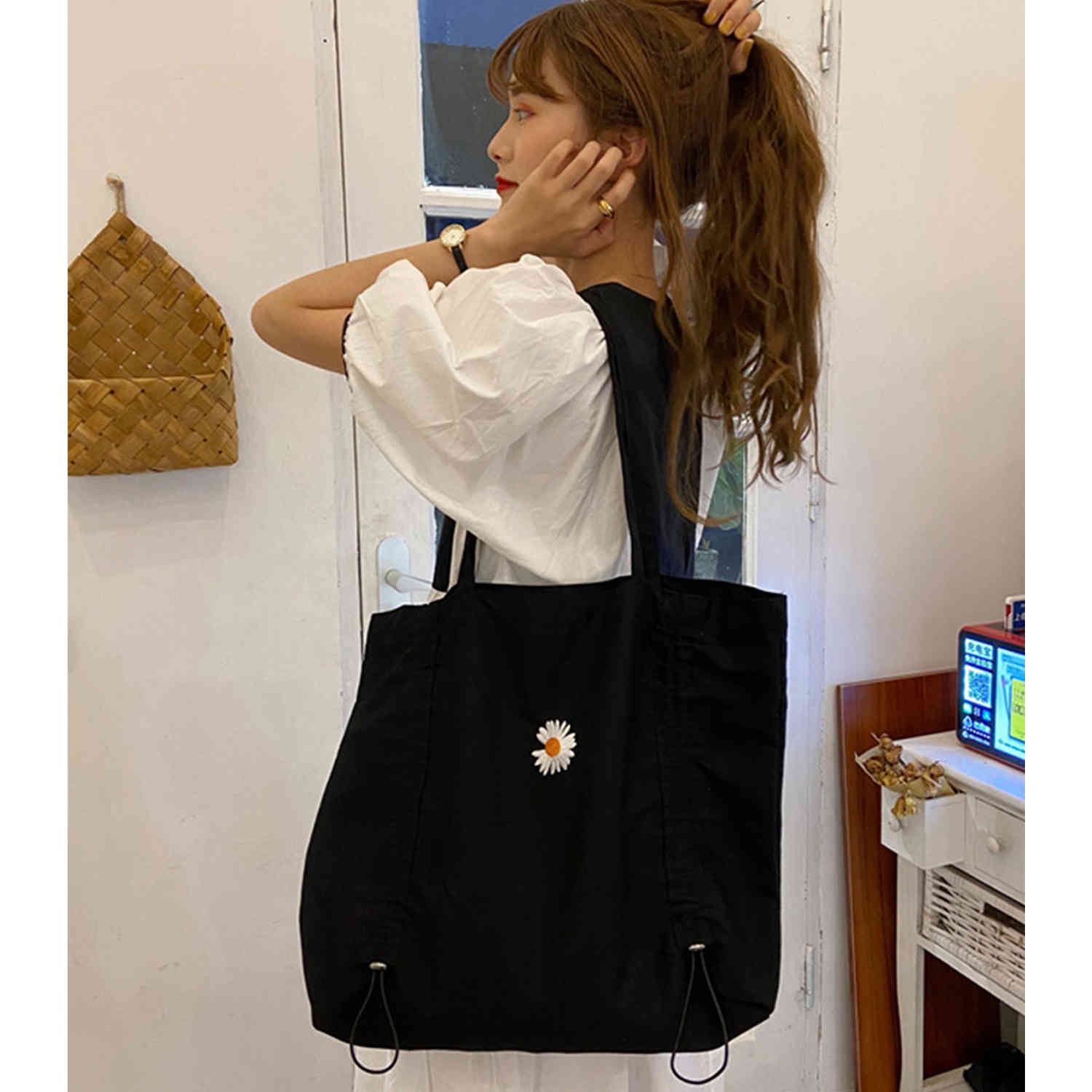 

korean net red daisy canvas tote bag literary girl one shoulder handbag, Black;red