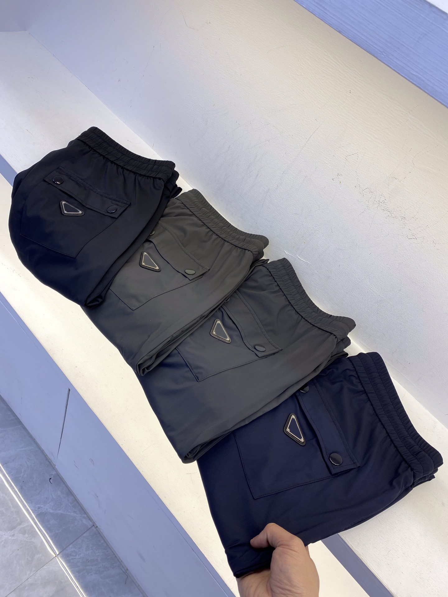 

Summer 2021 high quality fashion designer pants elastic silk smooth material small foot tight elastic waist leisure sports luxury mens pants, Blue
