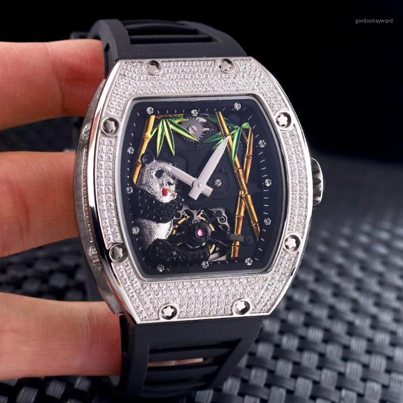 

Wristwatches Luxury Men Automatic Mechanical Skeleton Blue Black Grey Rubber Panda Iced Diamonds Stainless Steel Watch Tourbillion