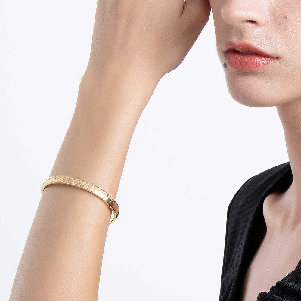 

Enfashion Starry Zircon Bracelet for Women Gold Color Statement Bangle Stainless Steel Fashion Jewelry Pulseras Mujer B212248 Q0720