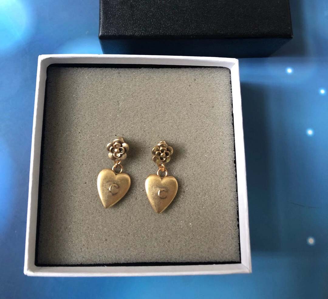 

2021 Top quality drop earring with flower and heart shape in 18k gold plated for women wedding jewelry gift have box stamp PS3861