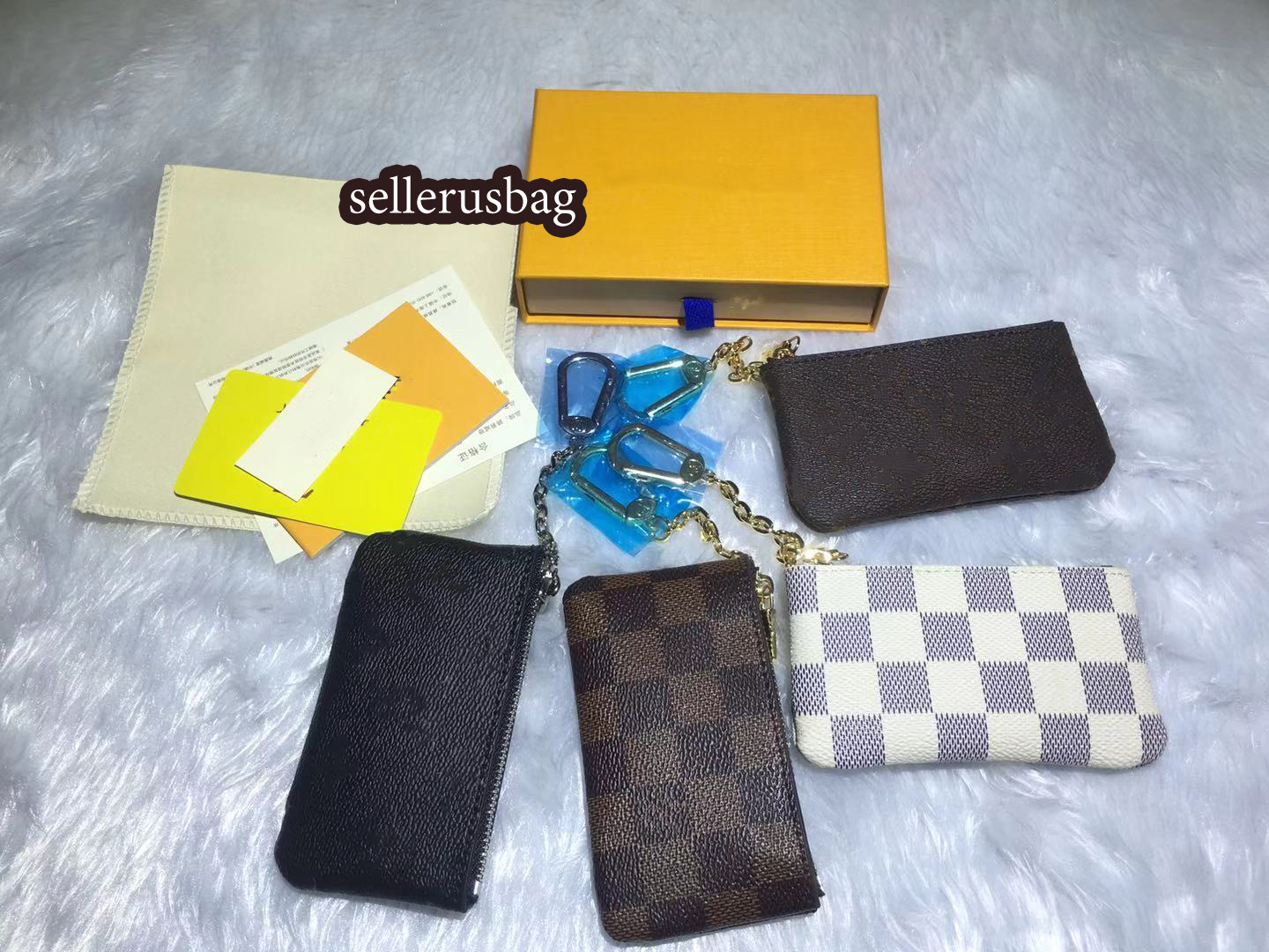 

2021 High quality Luxury design Portable KEY P0UCH wallet classic Man/women Coin Purse Chain bag With dust bag, Red;black