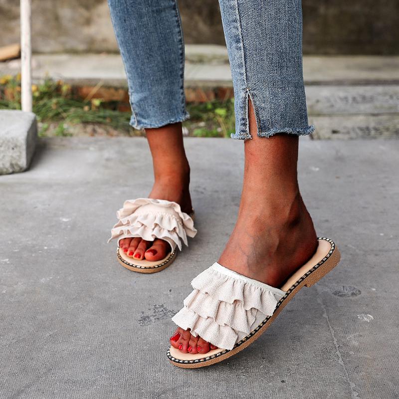 

Slippers Women Pleated Slides Comfortable Hard-Wearing Lightweight Sandals Outdoor Luxury Shoes Zapatillas Mujer, Beige