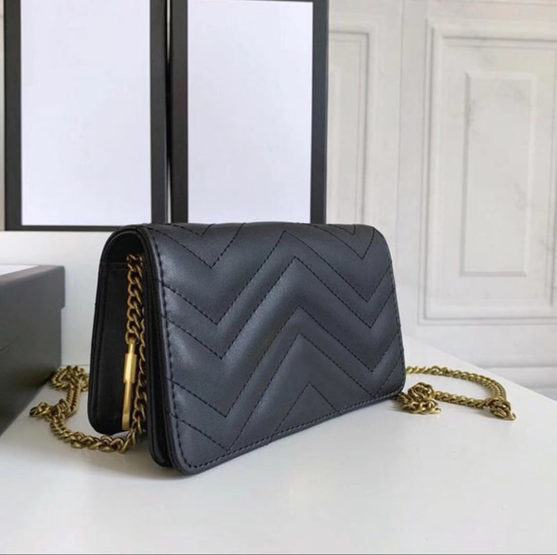 

488426 Marmont Cross Body Bags Women Fashion Gold Chain Flap With Keychain Serial Number hearts Quilted leather Mini Shoulder Bag Girls Classic wallets, Red