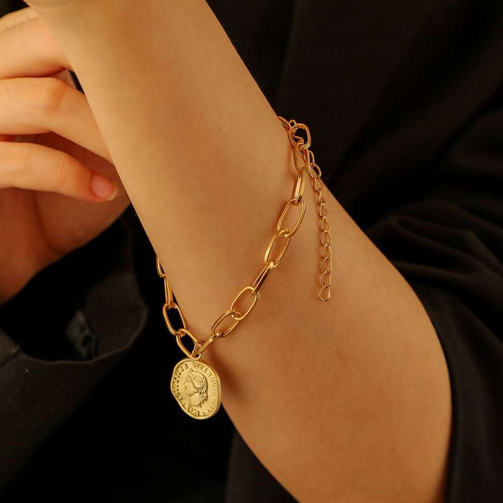 

Hand catenary Jewelry portrait coin Tag Bracelet simple single layer versatile metal jewelry, Black