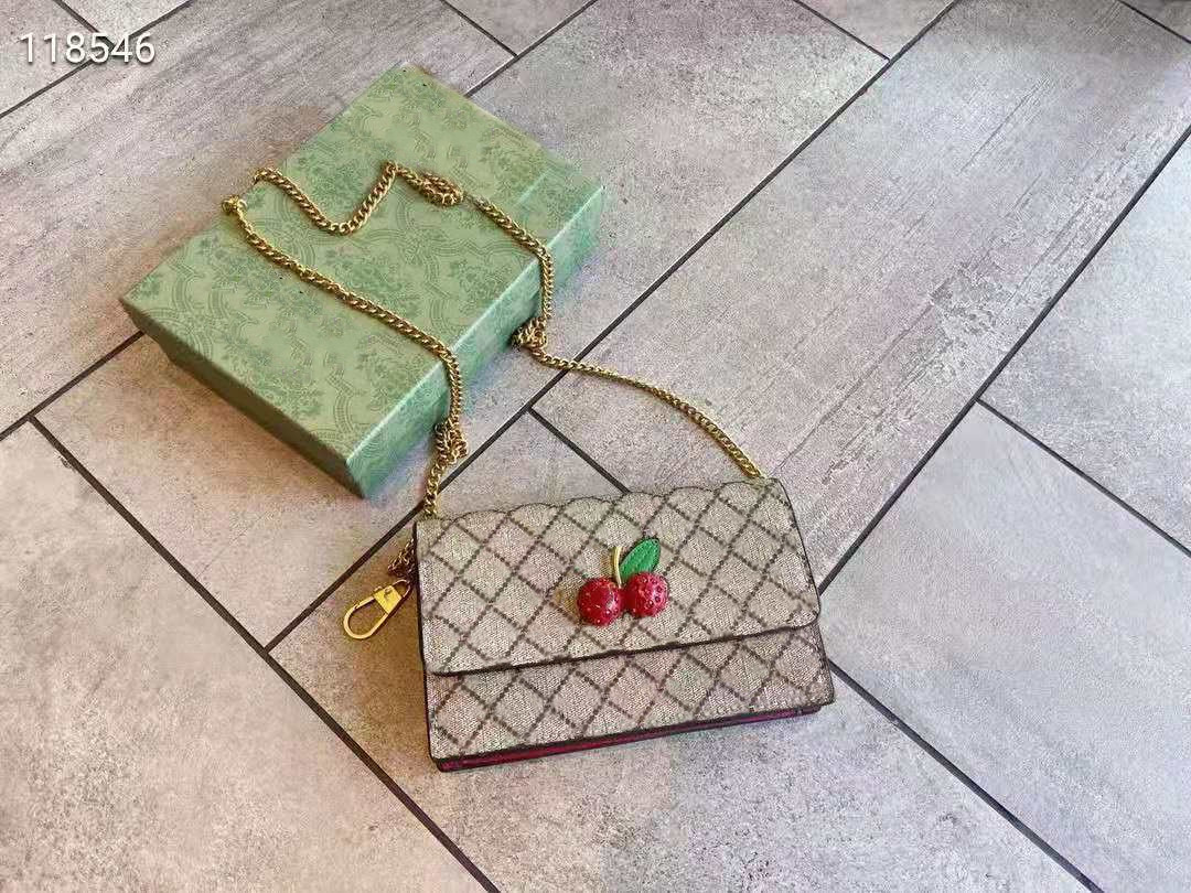 

2021 women's one shoulder chain bag strawberry hardware decoration size 20 cm, Khaki