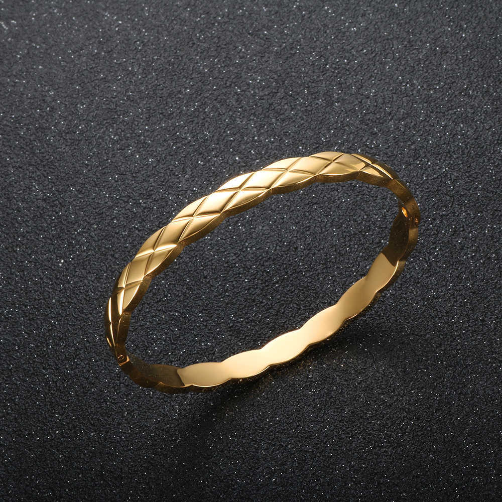 

Luxury High Quality Engraved Cross Bracelet Gold Plated Cuff Bangles Women Men Fashion Jewelry Gift Q0717