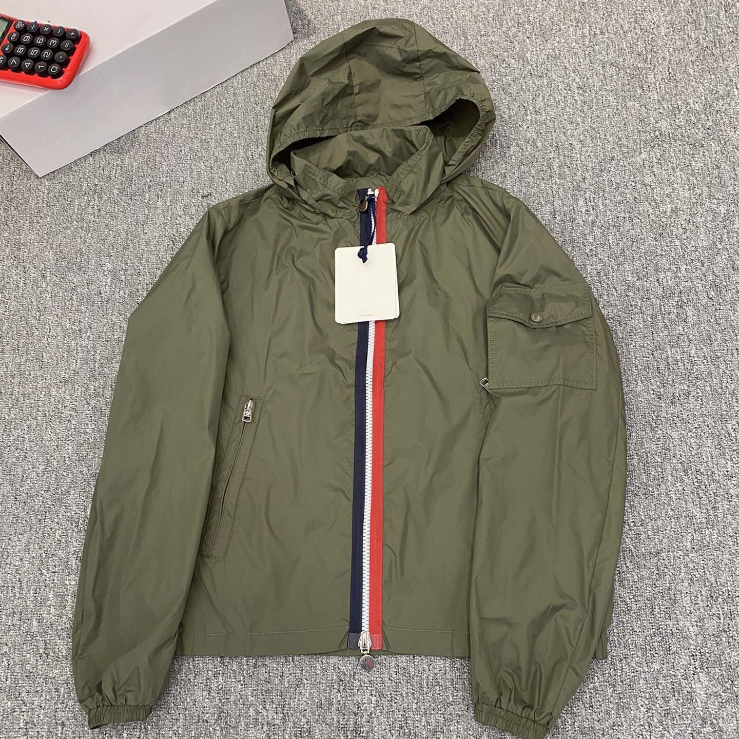 

Designer Mens Jackets Clothing France Brand Bomber Windshield jacket Europe and American style Outerwear coat Fashion hombre Casual, Black;brown