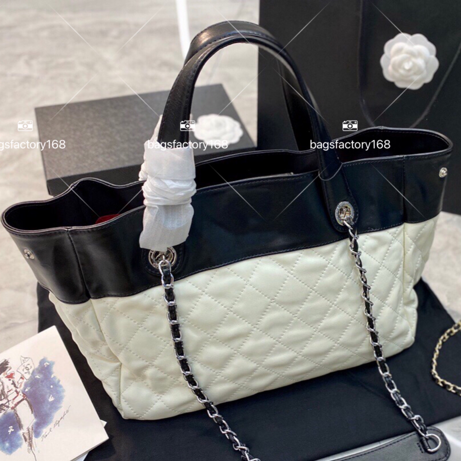 

Luxury Design Splice Cowhide Beach Bag Diamond Pattern Chain Portable Shopping Tote Treasure Level Medieval Hepburn Style Lady Shoulder Hand