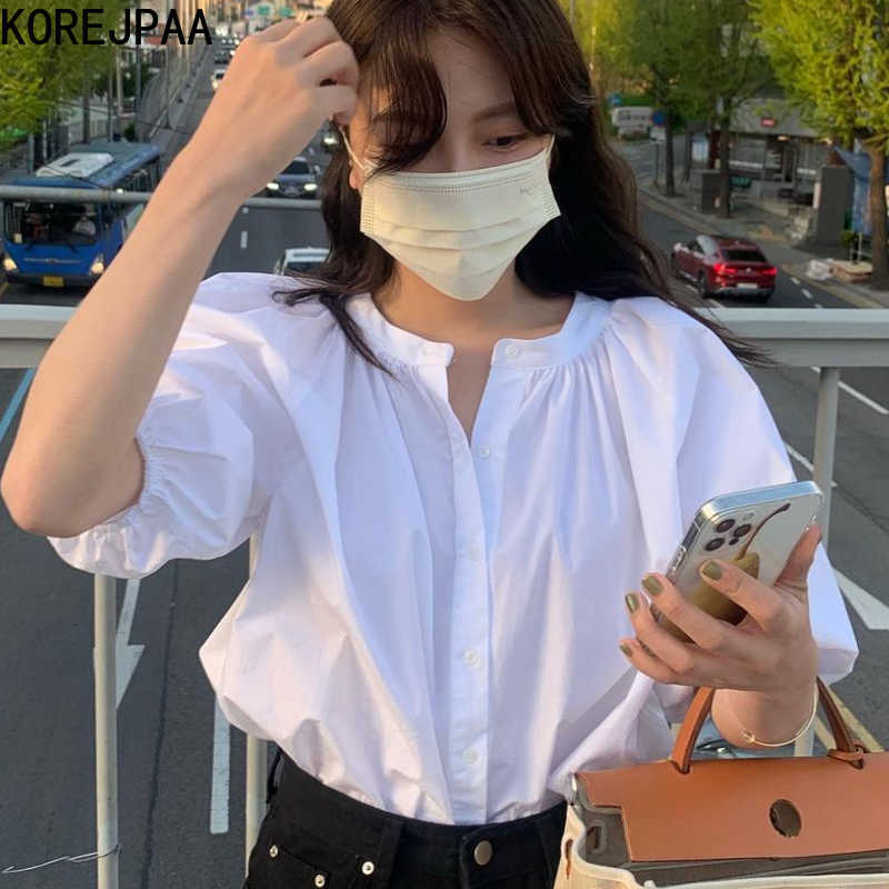 

Korejpaa Women Shirt Korea Chic Summer Simple Round Neck Wrinkle Design Loose Solid Color Joker Bubble Sleeve Blouse Female 210526, White