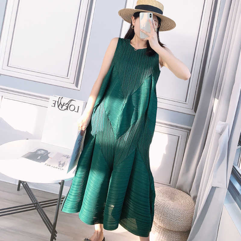 

Pleated Dress Female Plus Size Loose Women's Sleeveless Solid V-Neck A Line Green Mid-Calf Dresses 210615, Beige