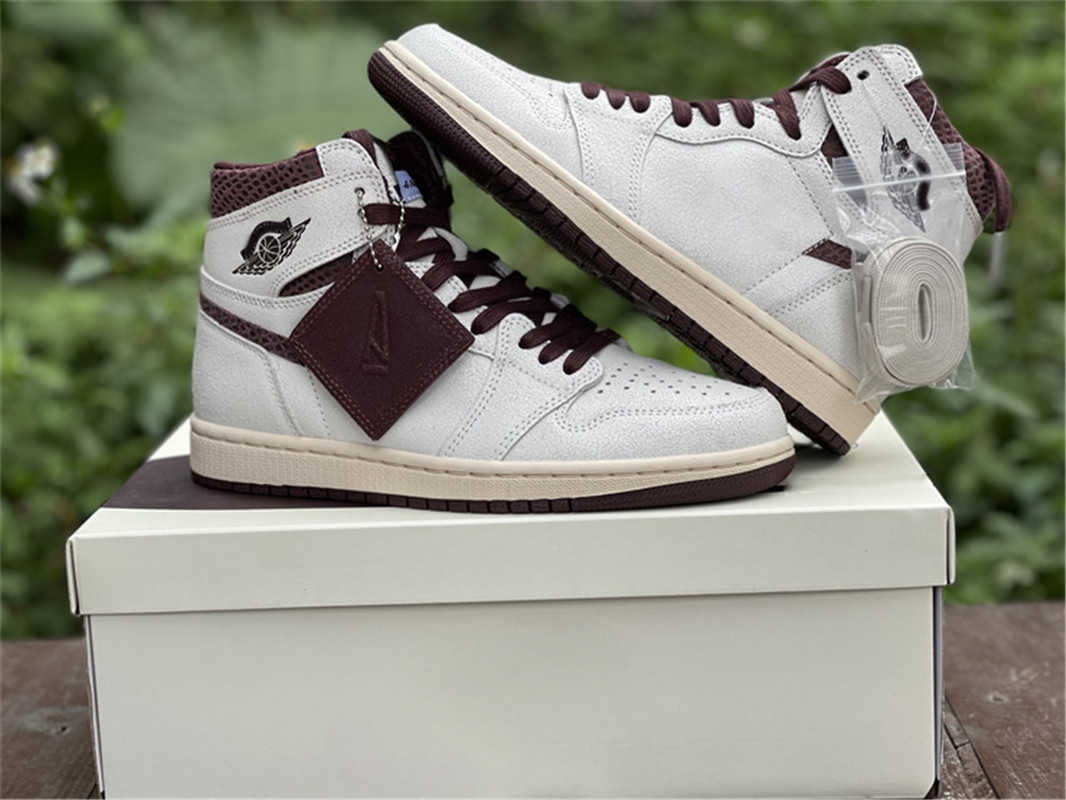 

Authentic 1 High OG A Ma Maniere Outdoor Shoes Men Sail Burgundy Crush 3S Mocha White Medium Grey Violet Ore DO7097-100 Sports Sneakers With Box