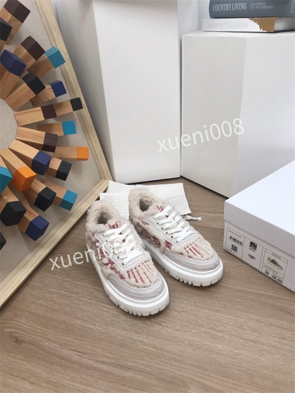 

2021 Quality fashion leather star women Designer boots 35-40 martin short autumn winter ankle Exquisite woman shoes cowboy booties by bagandshoe zh211002, 01