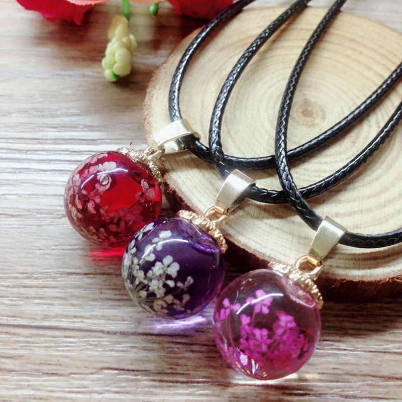 

Lovely Real Natural Dried Flowers Round Glass Pendant Necklaces Leather Rope Necklaces For Women Girls