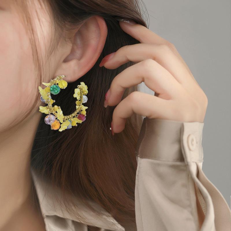 

Hoop & Huggie Fashion Semicircular Flower Beaded Earrings For Women European And American Exaggerated Color Hand-Woven
