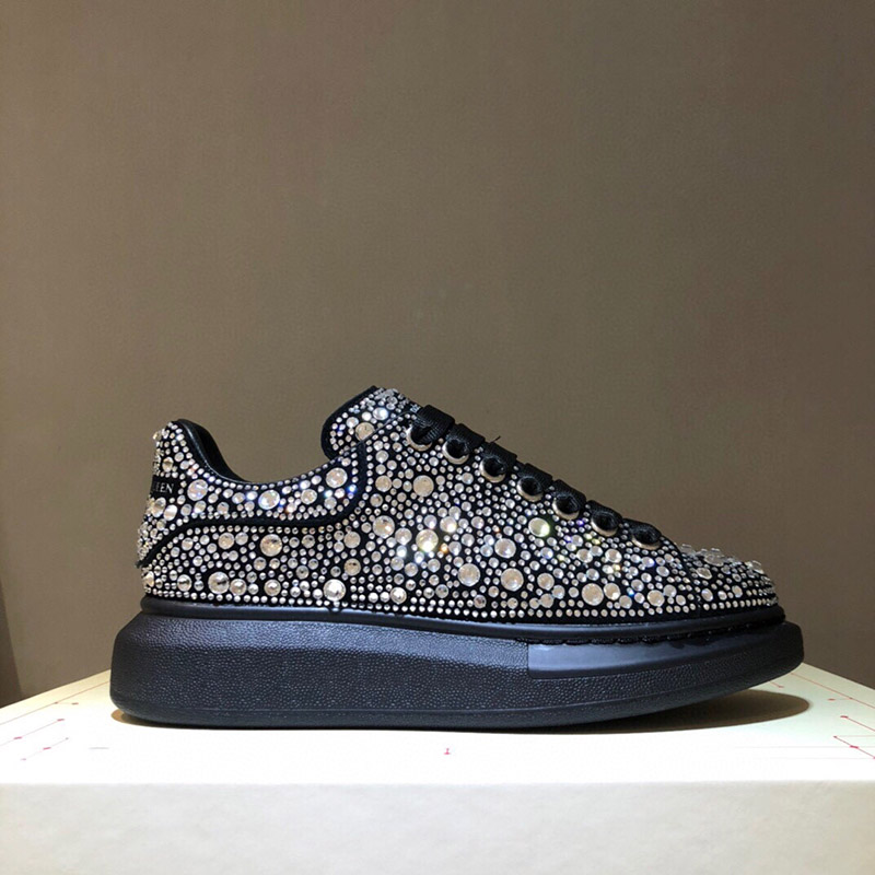 

2021 Platform Women and Man Casual Shoes Travel Leather Lace-up Sneaker Cowhide Fashion Rhinestone Thick Bottom Ladies Flat White Lover Shoe size 34 35-46, Gold