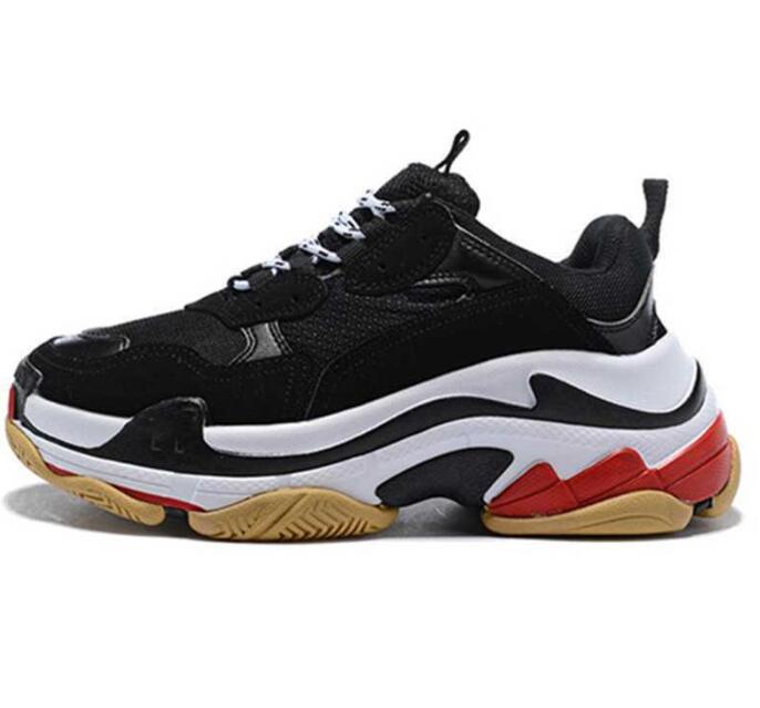 

Designer Luxury Shoes Unisex Sneakers Low Top Quality Triple Men's Women Shoe Casual men Size 36-45, Sockers need to buy with shoes