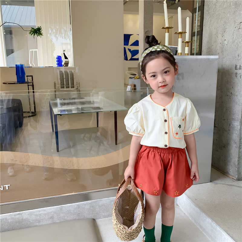 

Summer Girls Korean style Embroidery Outfits KCotton Short Sleeve Shirts Shorts 2Pcs Suit Kids Clothes Sets 210615, Beige