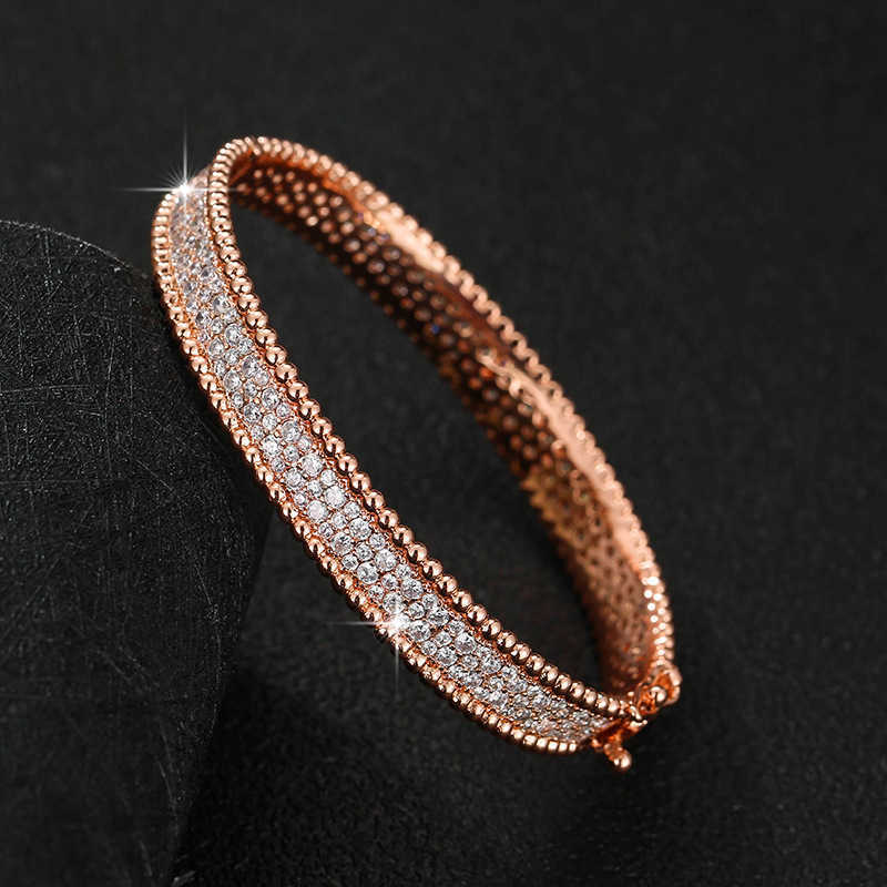 

Cibo Fashion Pure Copper Inlay Zircon Bracelets Quality Drill Temperament Elegant Bracelet Not Rub Off Q0717