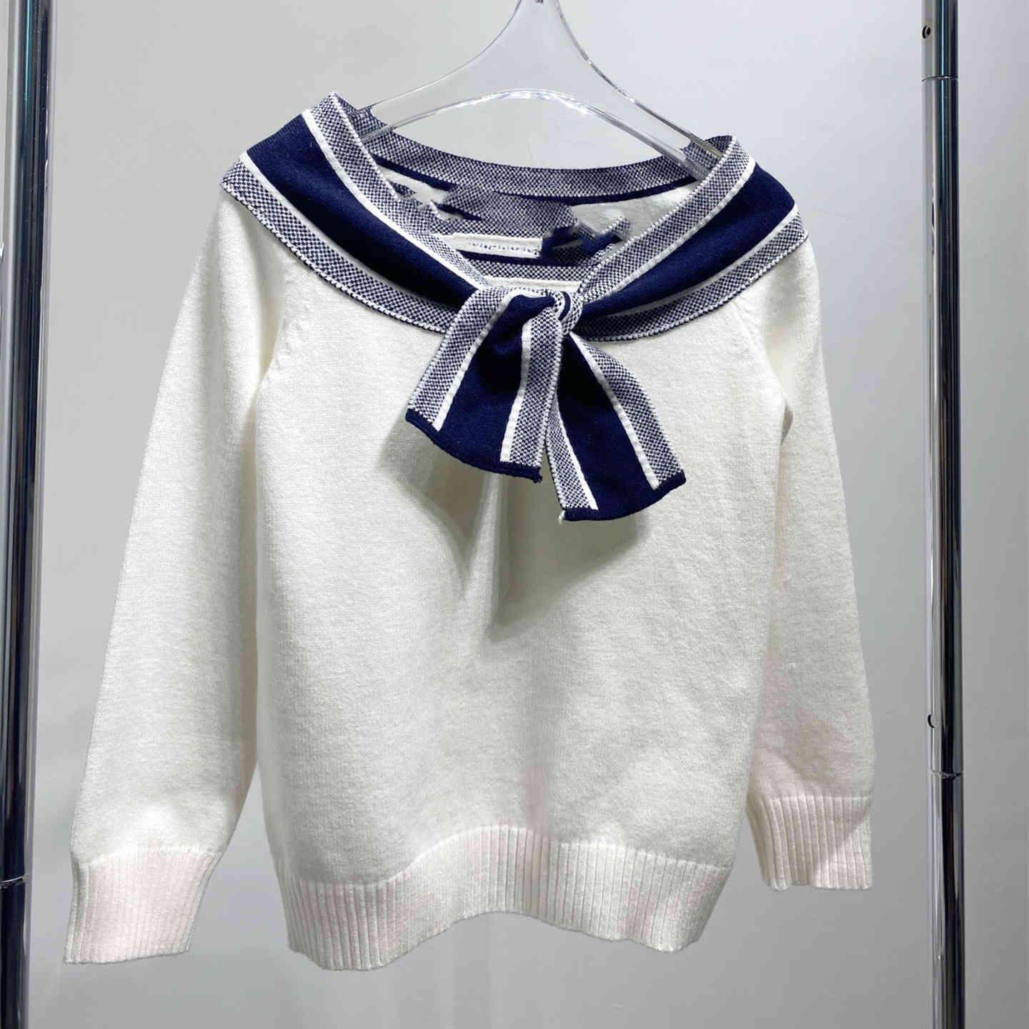 21 Au début de l'automne Nouveau + une épaule Pull Broderie Femme Age Loisirs Réduire une serviette carrée mince