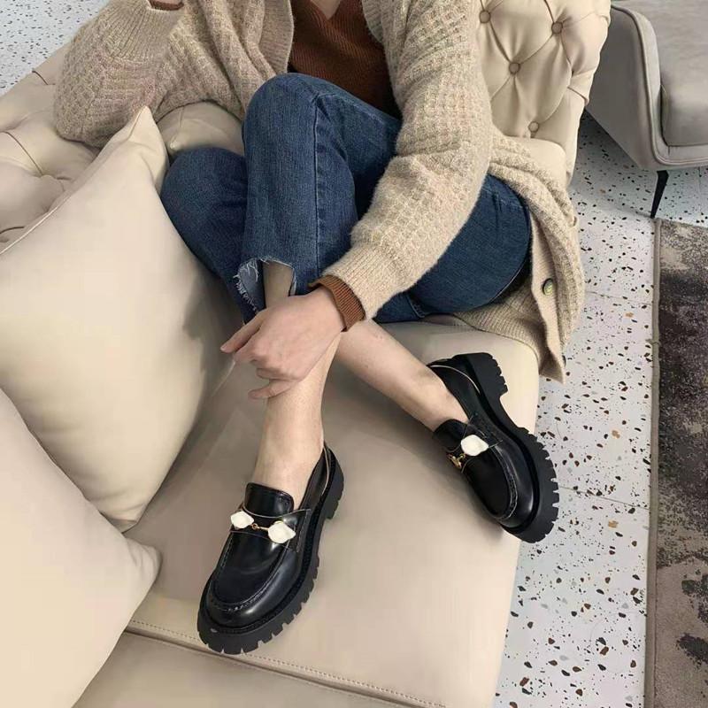 

2021 designer latest fashion women's dress shoes, leather material electric embroidery bee shows luxury and elegance, you deserve to have, Black