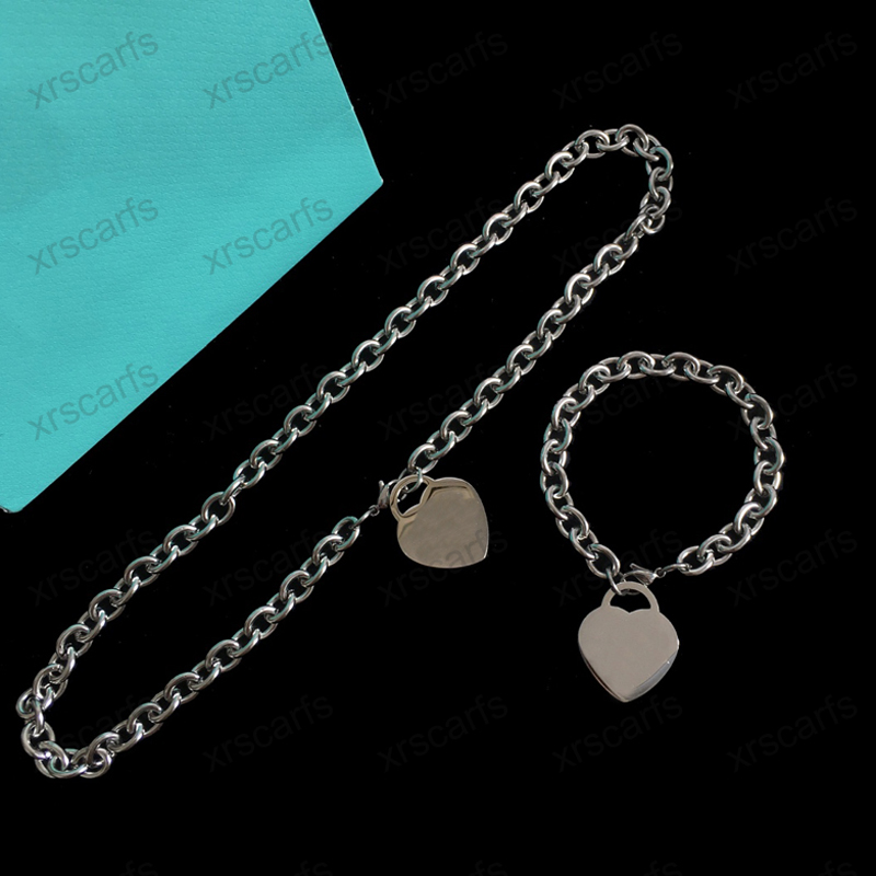 

2022 Designers Titanium Steel Necklace Bracelet For Mens Womens Fashion Love Bracelets Silver Pendant Heart Necklace Luxury Jewelry With Box