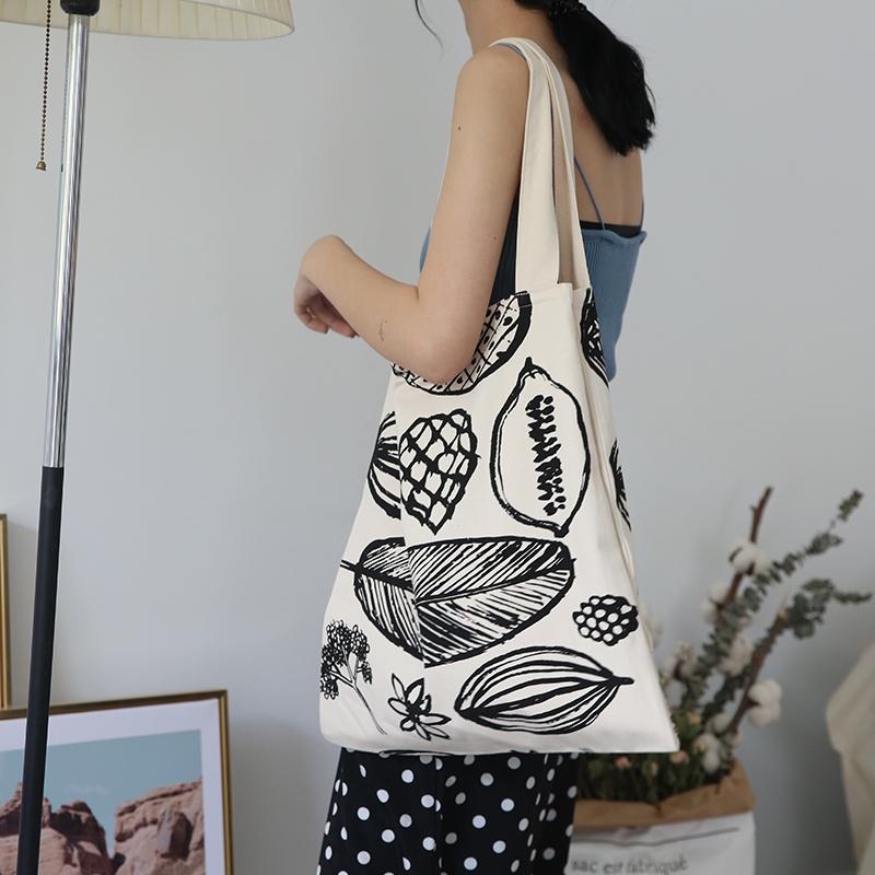 

Shopping Bags Angelatracy 2021 Arrival Korean Canvas Hand Drawn Doodling Bag Beige Shoulder Leave Girl Women's Tote, Women totes
