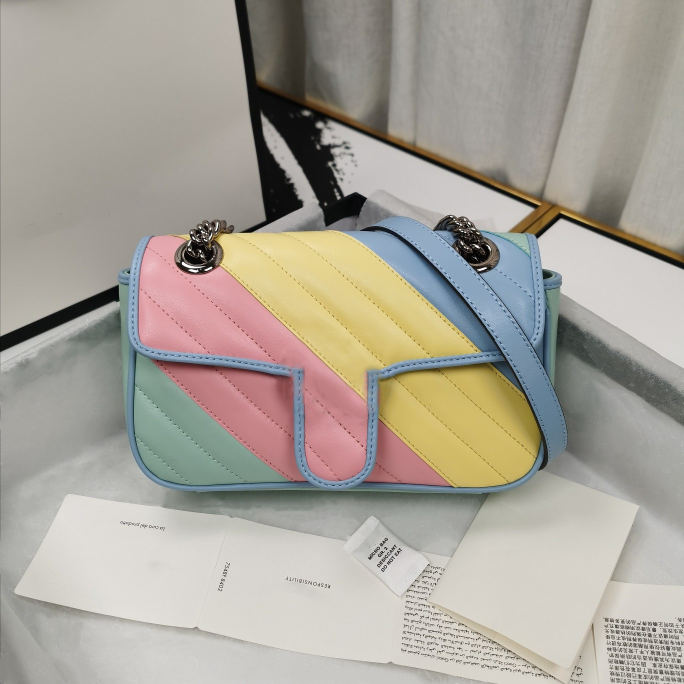 

2021 Flat Bags Chain Shoulder Bag Classic Look Versatile Crossbody Female Handbag Women Luxury Purse Real Leather Red White Clutch, Box