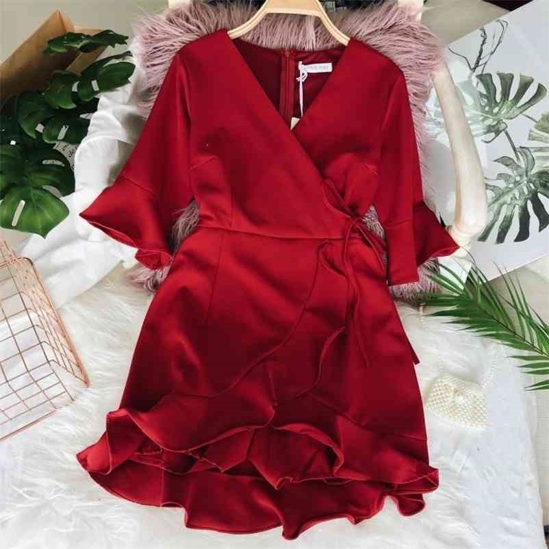 

Fashion Women Jumpsuits Irregularity Ruffles Short Half Sleeved V-neck Bandage Playsuits Korean Girls Romper Summer Bodysuits 210602