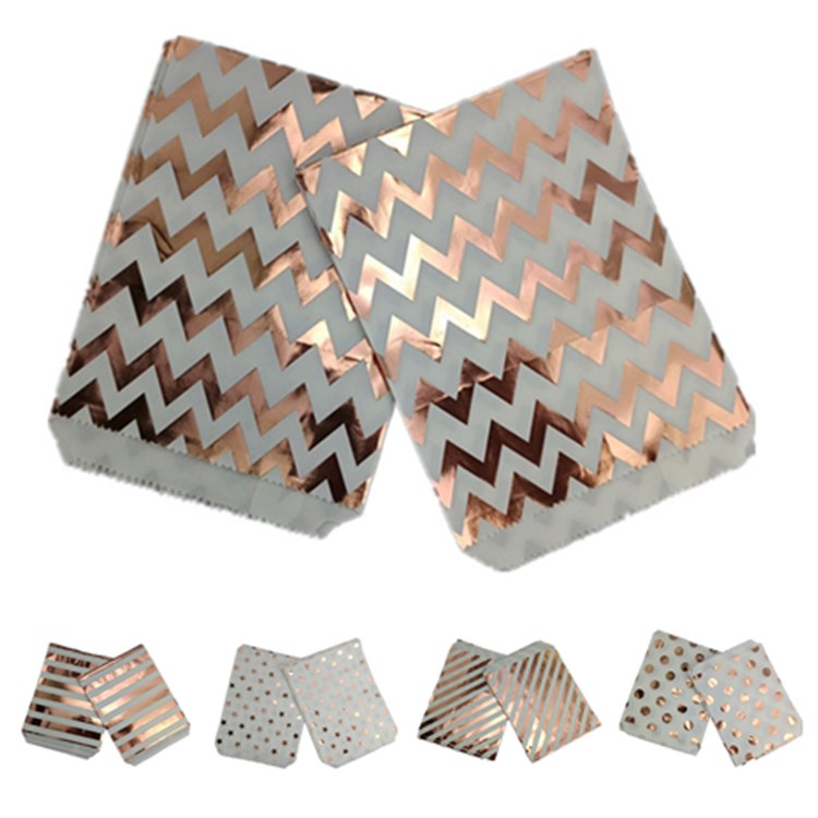 

Gift Wrap 100pcs/lot 13*18 Kraft Paper Bags Foil Rose Gold Colorful Orange Teal Black Pink Polka Dots Stripes Chevron Candy Bag T2I52238