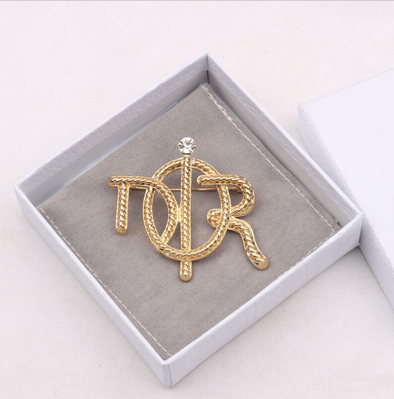 

Luxury Designer Brooch Brand Letters Diamond Brooches Pin Women 18K Gold Plated Crystal Rhinestone Pearl Pins for Famous Clothing Decoration Jewerlry Accessories