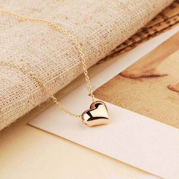 

Pendant Necklaces Korean Creative Love Short Simple Peach Heart Plating Alloy Net Red Woman Necklace Factory Direct Sales