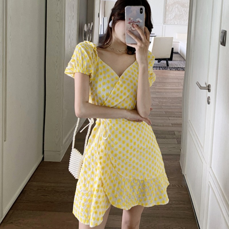 

Women's Summer Elegant Yellow Embroidery V-Neck Puff Sleeve Ruffled Lace Up Casual Slim Dresses 210518, Photo color